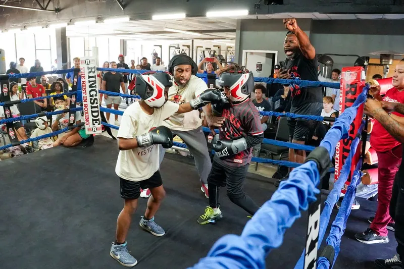Battle Zone Boxing fight night — amateur boxing bout (20)