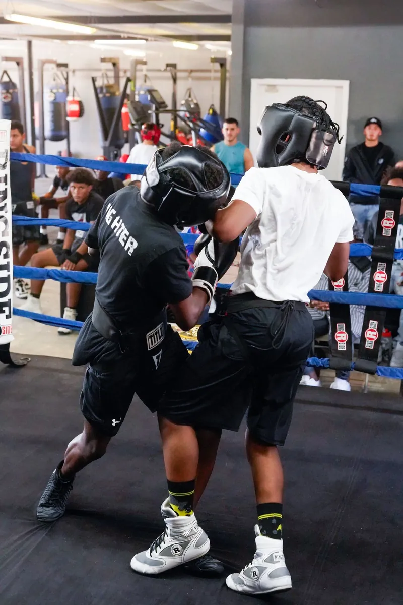 Battle Zone Boxing fight night — amateur boxing bout (55)